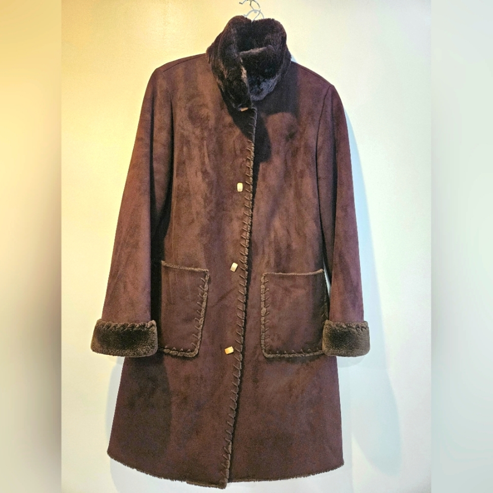 Shearling long coat. Size M. Real fur trim.